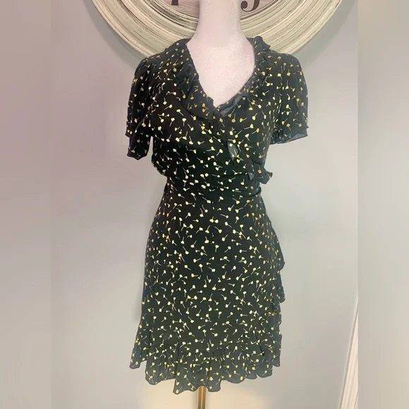 forever 21 black floral dress FOREVER 21. Short black floral dress. TS – Hibuy market